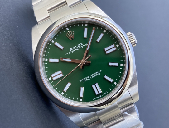 2021 Oyster Perpetual 124300 GREEN Full Set