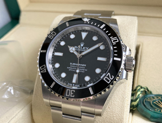 2021 Submariner 124060 New condition.